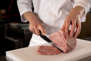 八王子で上質なお肉と厳選ワインが楽しめる焼肉店『焼肉カルロス』で提供しているお肉のカットイメージ画像