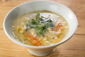 八王子駅4分のところにあるファミリーでも楽しめる焼肉店『焼肉カルロス』で提供するスープのイメージ画像
